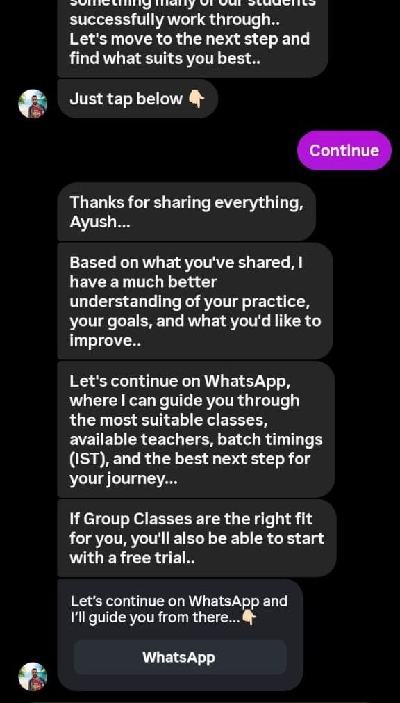 Conversation showing the Combo plan's button-based handover from Instagram to WhatsApp